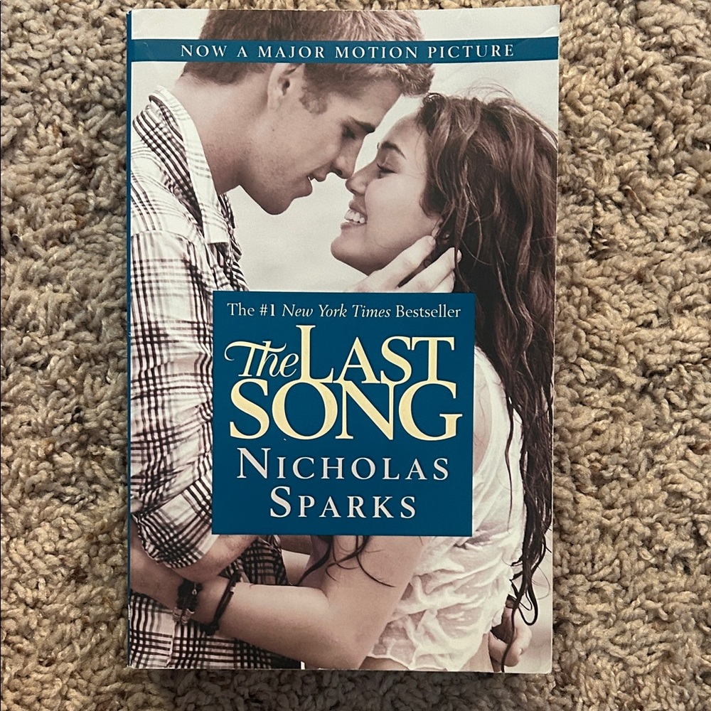 The Last Song by Nicholas Sparks Paperback